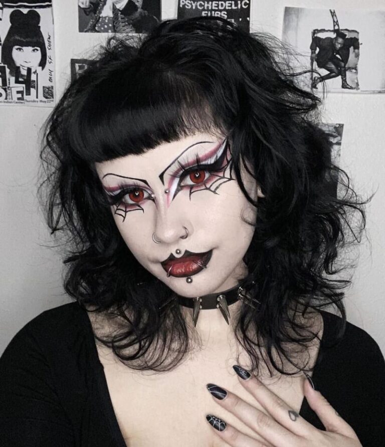 27 Goth Makeup Looks You Can Do Yourself | Goth makeup, Goth eye makeup ...