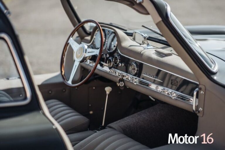 Mercedes-Benz 300 SL Gullwing 1956. Imágenes interior - Motor16