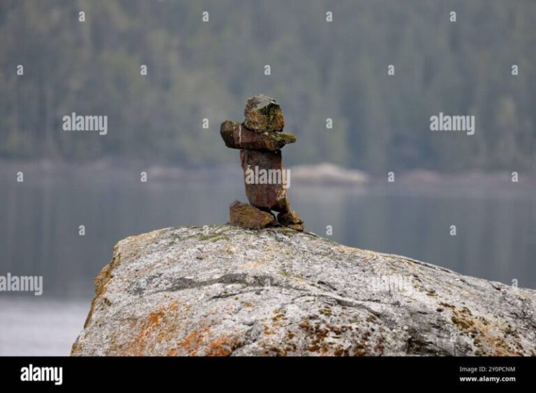 Traditional canadian indigenous memorial hi-res stock photography and ...